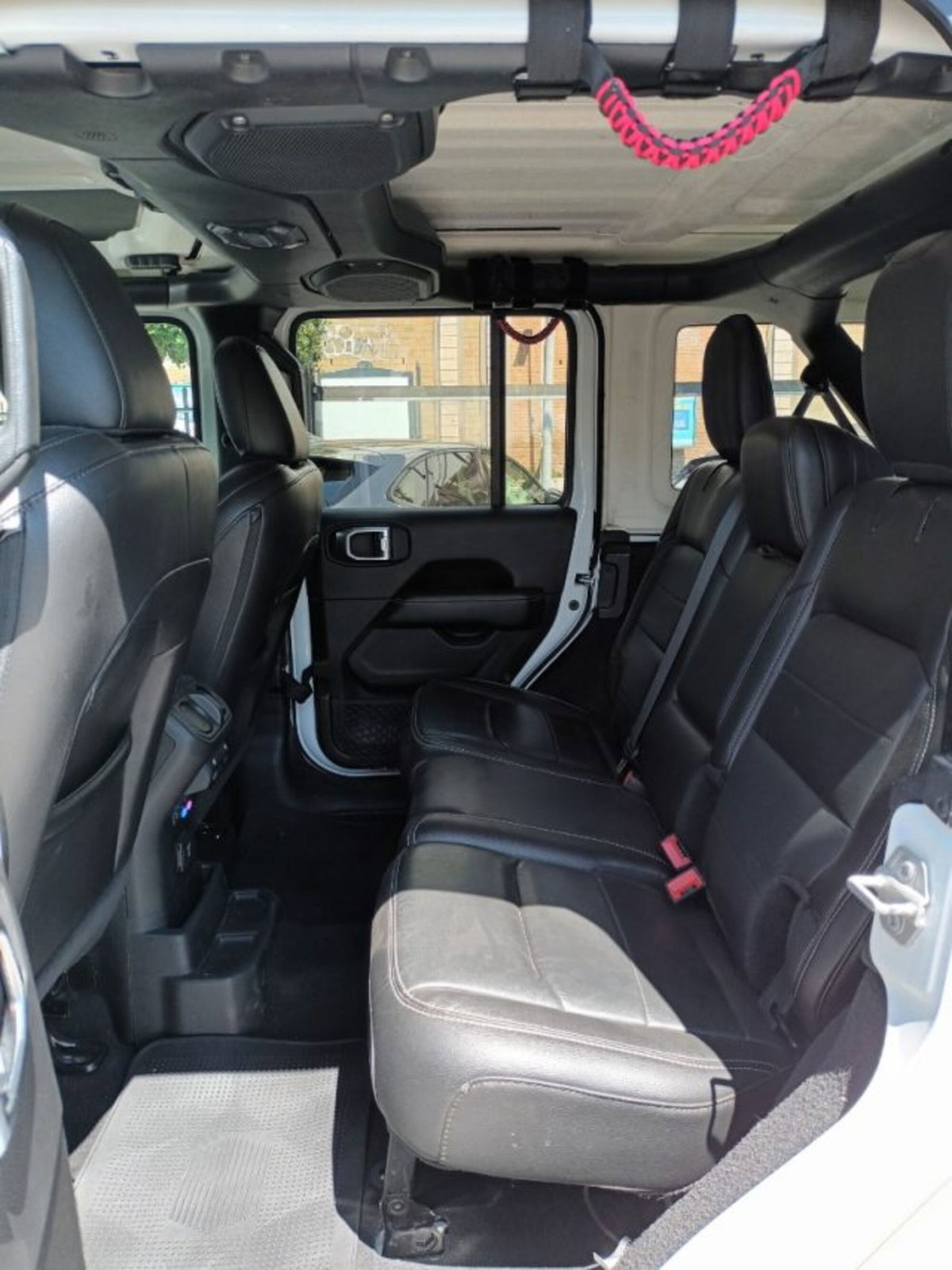 Jeep Wrangler Unlimited 2.2 Mjt II Sahara (6)