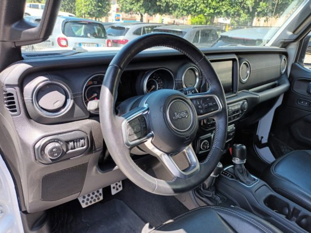 Jeep Wrangler Unlimited 2.2 Mjt II Sahara (8)