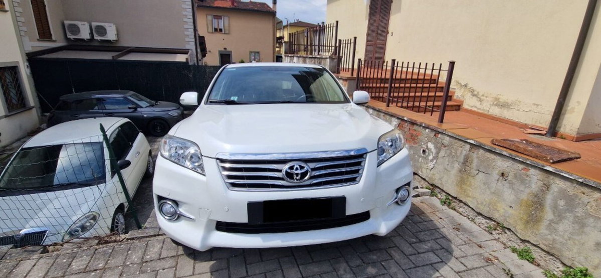 Toyota Rav4 2.2 D-Cat A/T 150 CV Executive (2)
