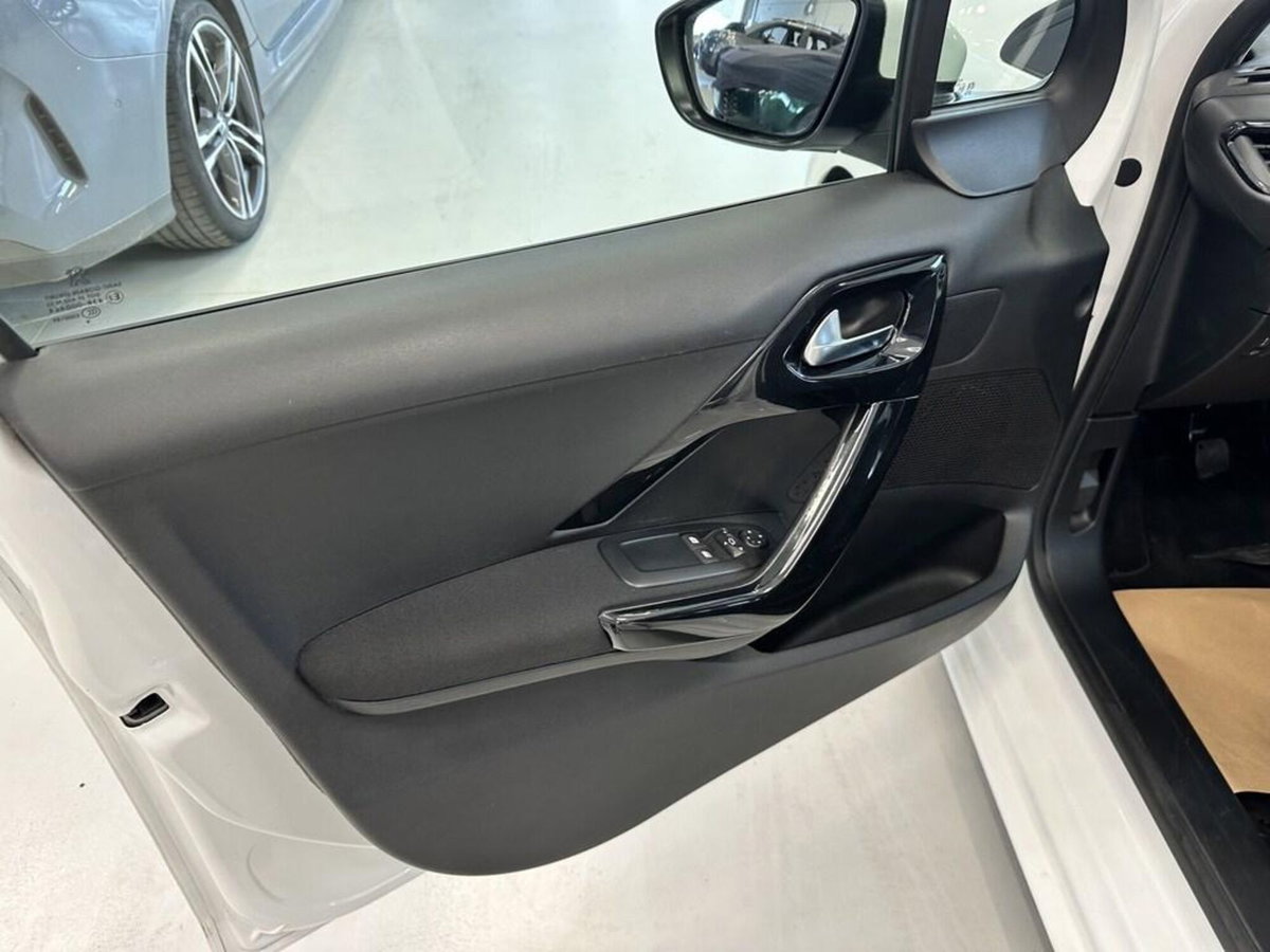 Peugeot 208 82 5 porte Active (7)