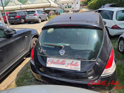 Lancia Ypsilon 0.9 TwinAir 85 CV 5 porte S&S DFN Gold (4)