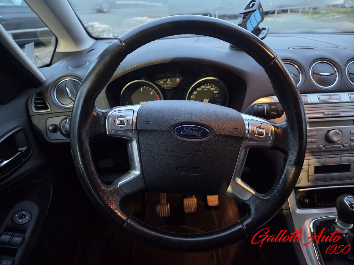 Ford S-Max 1.8 TDCi 125CV (9)
