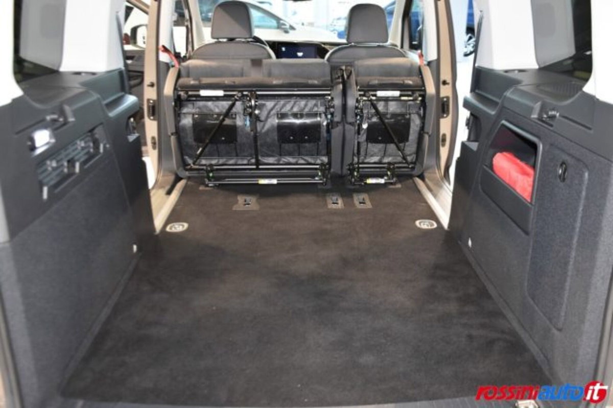Volkswagen Caddy 2.0 TDI 122 CV Style Maxi (13)