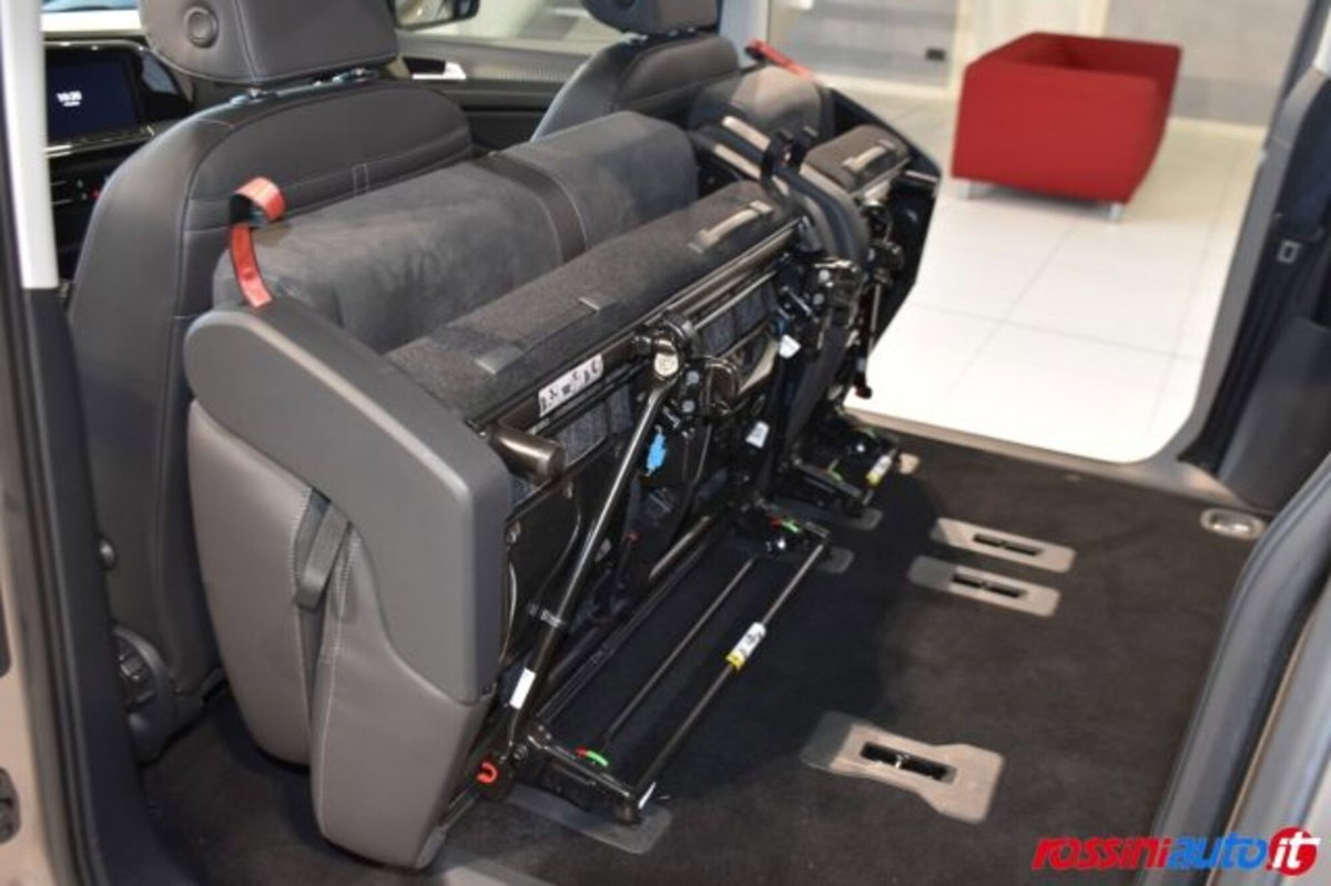 Volkswagen Caddy 2.0 TDI 122 CV Style Maxi (14)