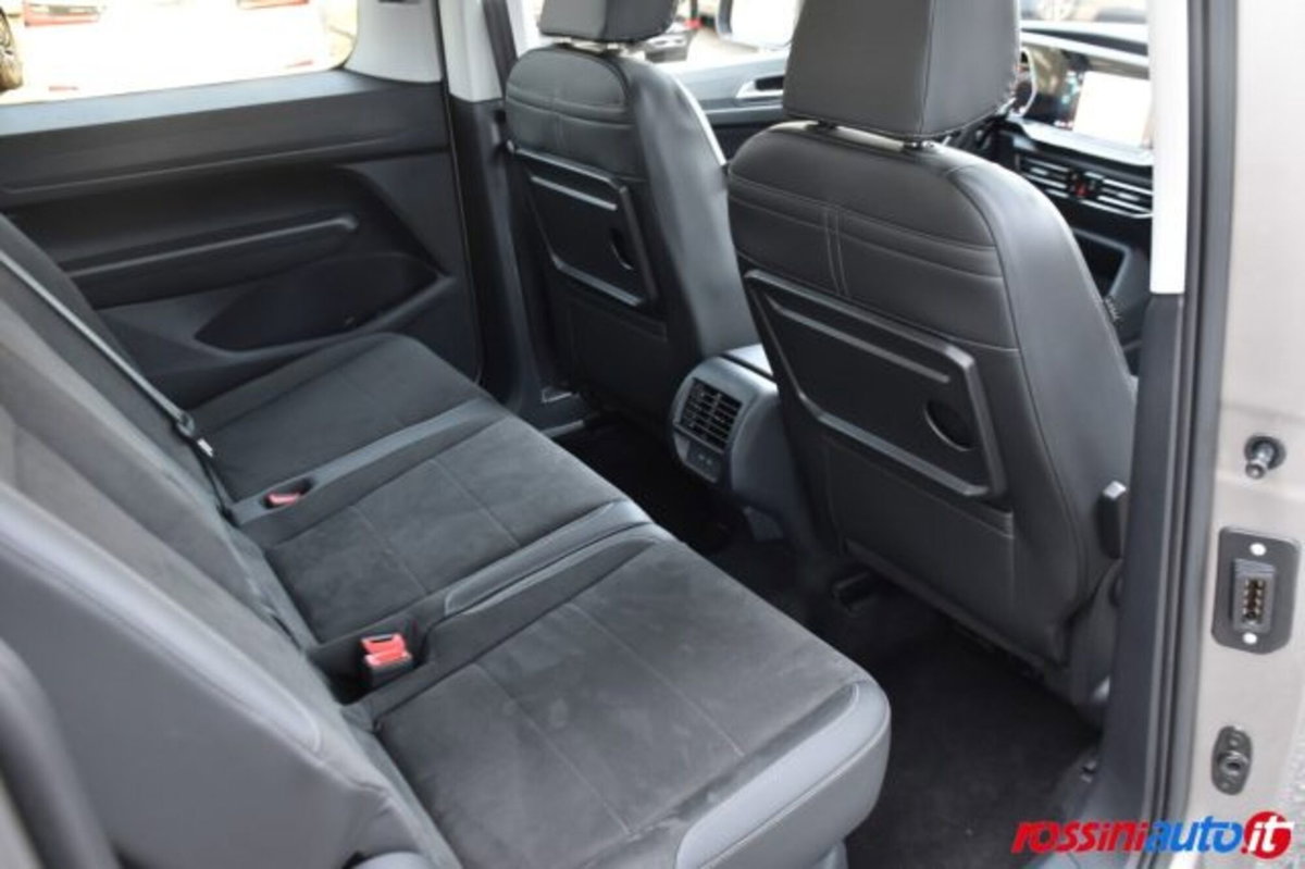 Volkswagen Caddy 2.0 TDI 122 CV Style Maxi (19)