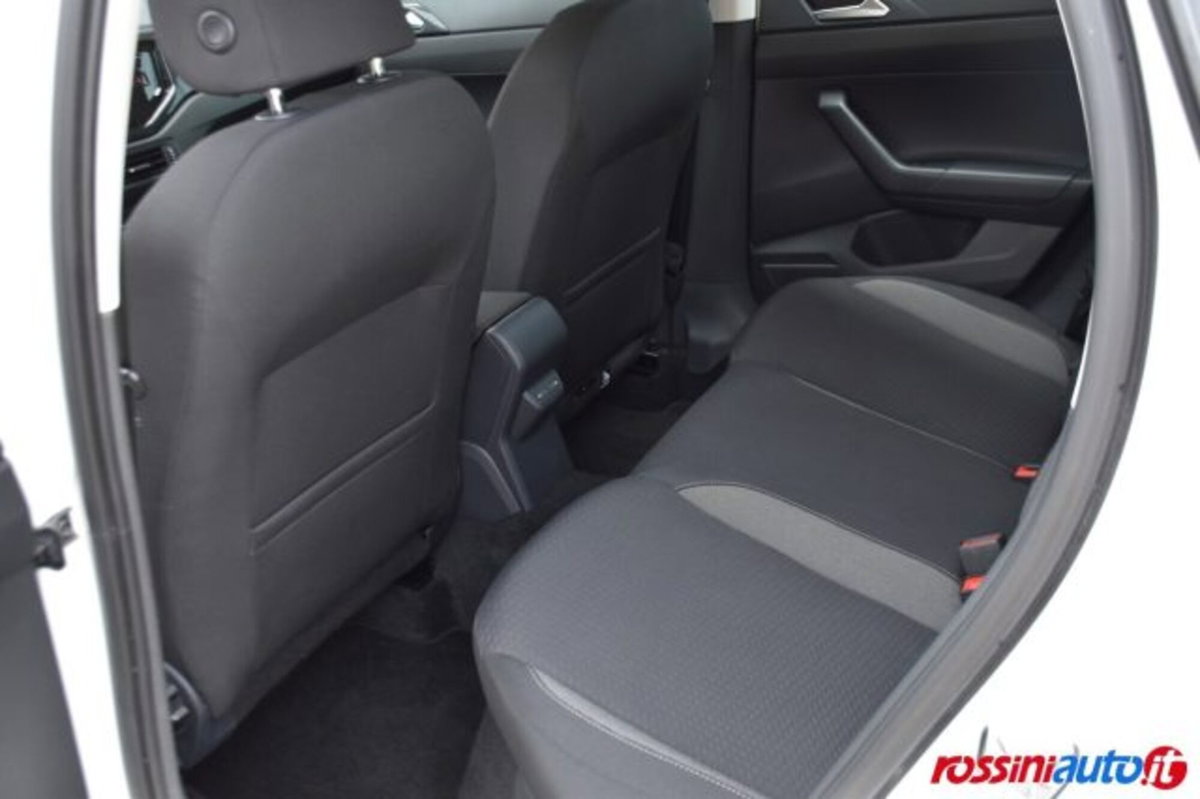 Volkswagen Polo 1.0 tsi Life 95cv (12)