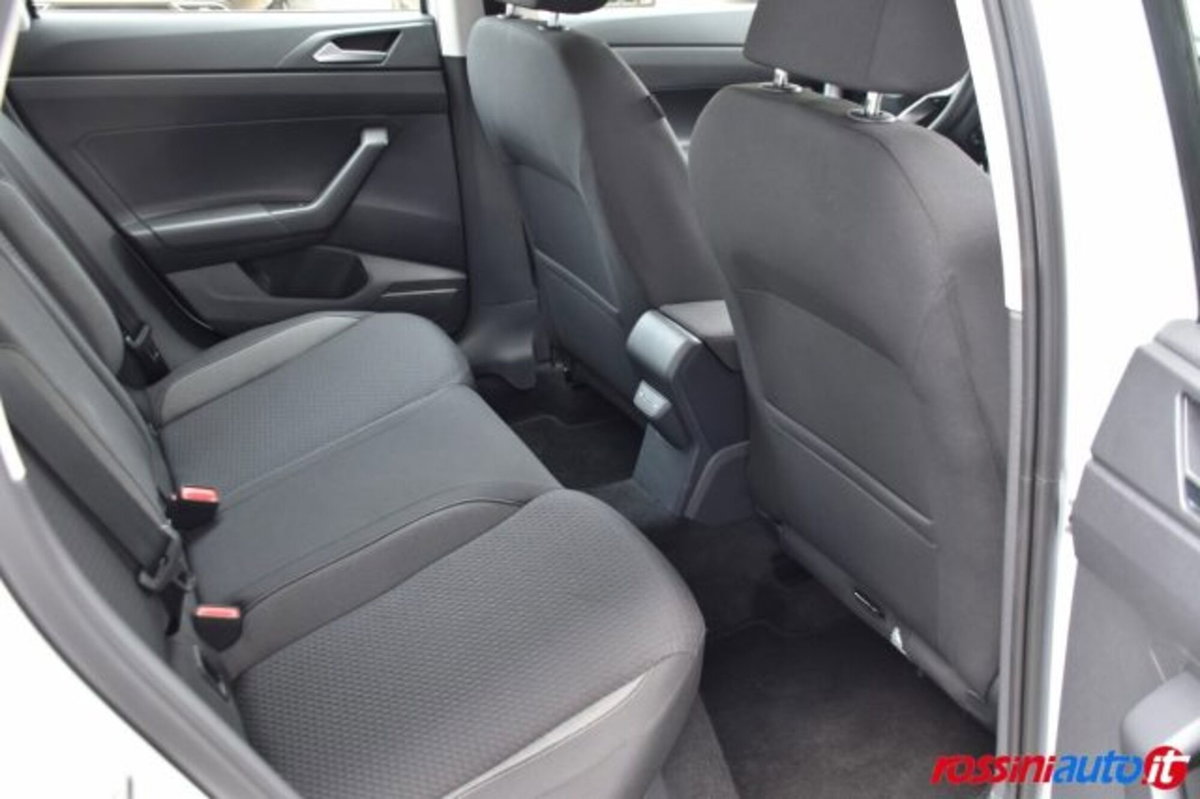 Volkswagen Polo 1.0 tsi Life 95cv (13)