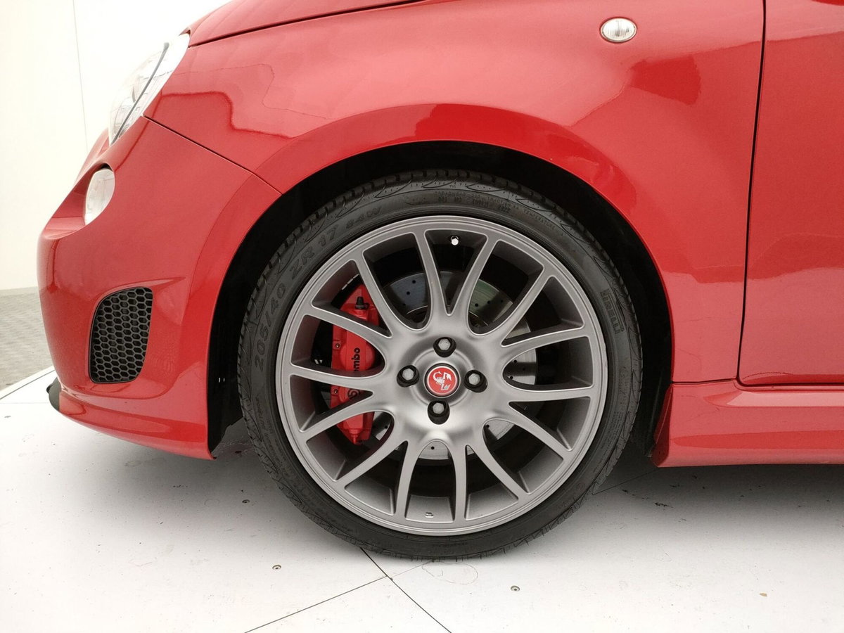 Abarth 500 1.4 Turbo T-Jet (8)
