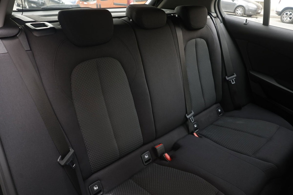 BMW Serie 1 118d Business Advantage (13)