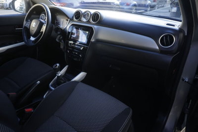 Suzuki Vitara 1.6 DDiS V-Top (9)