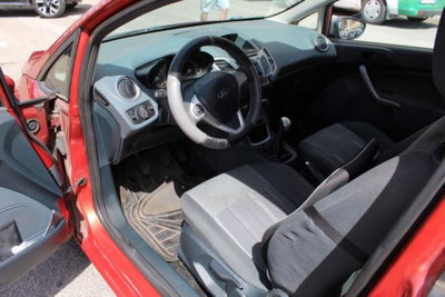 Ford Fiesta 1.4 TDCi 68CV 3 porte Titanium (12)