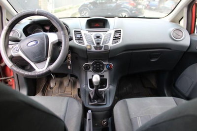 Ford Fiesta 1.4 TDCi 68CV 3 porte Titanium (18)