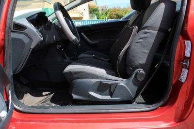 Ford Fiesta 1.4 TDCi 68CV 3 porte Titanium (9)
