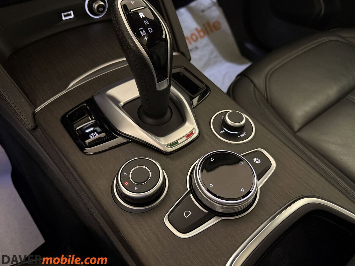 Alfa Romeo Stelvio Stelvio 2.2 Turbodiesel 210 CV AT8 Q4 Veloce Tì (19)