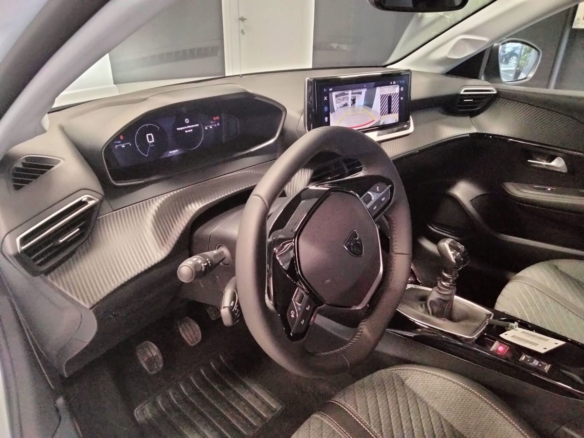 Peugeot 208 PureTech 100 Stop&Start 5 porte Allure (10)