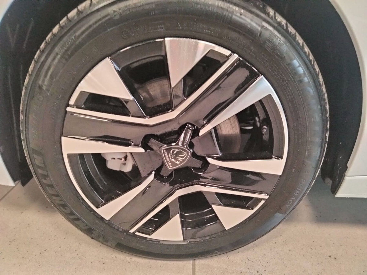 Peugeot 208 PureTech 100 Stop&Start 5 porte Allure (7)