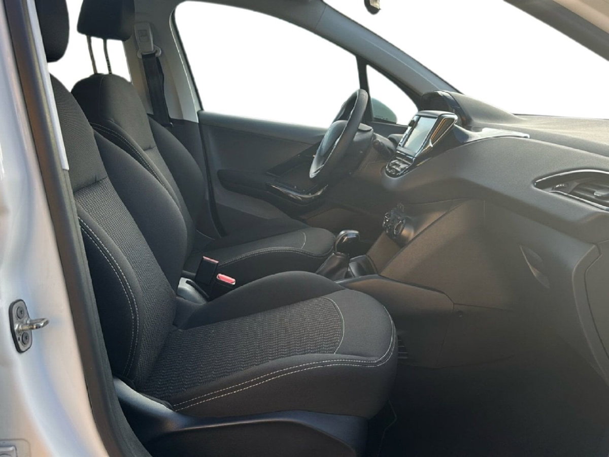 Peugeot 208 68 5 porte Access (10)