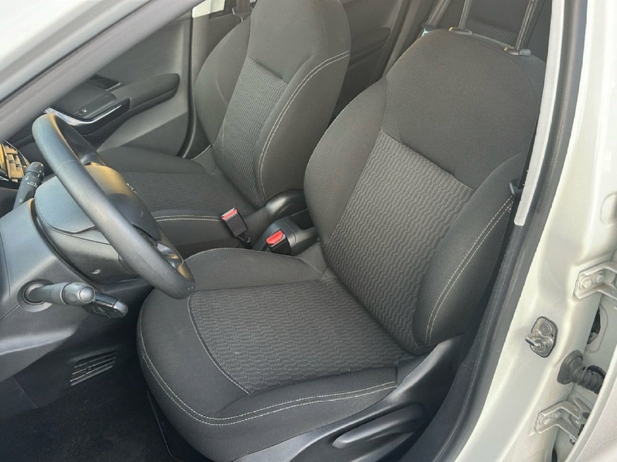 Peugeot 208 68 5 porte Access (13)