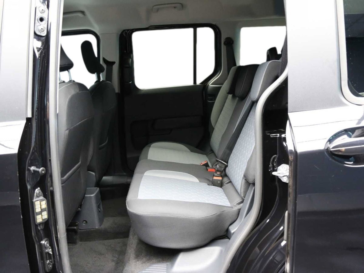 Ford Tourneo Courier 1.0 ecoboost 125cv Titanium powershift (10)
