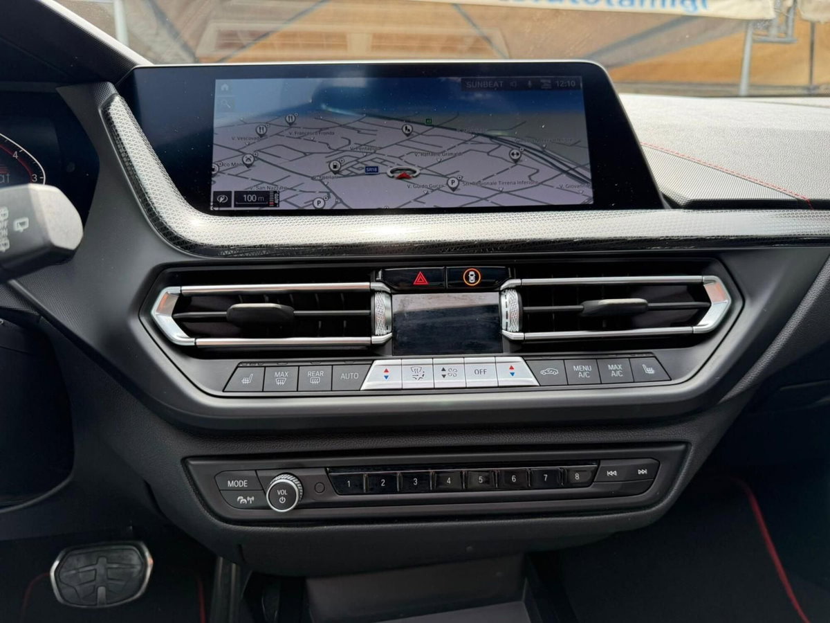 BMW Serie 1 130i cat 5 porte Msport (16)