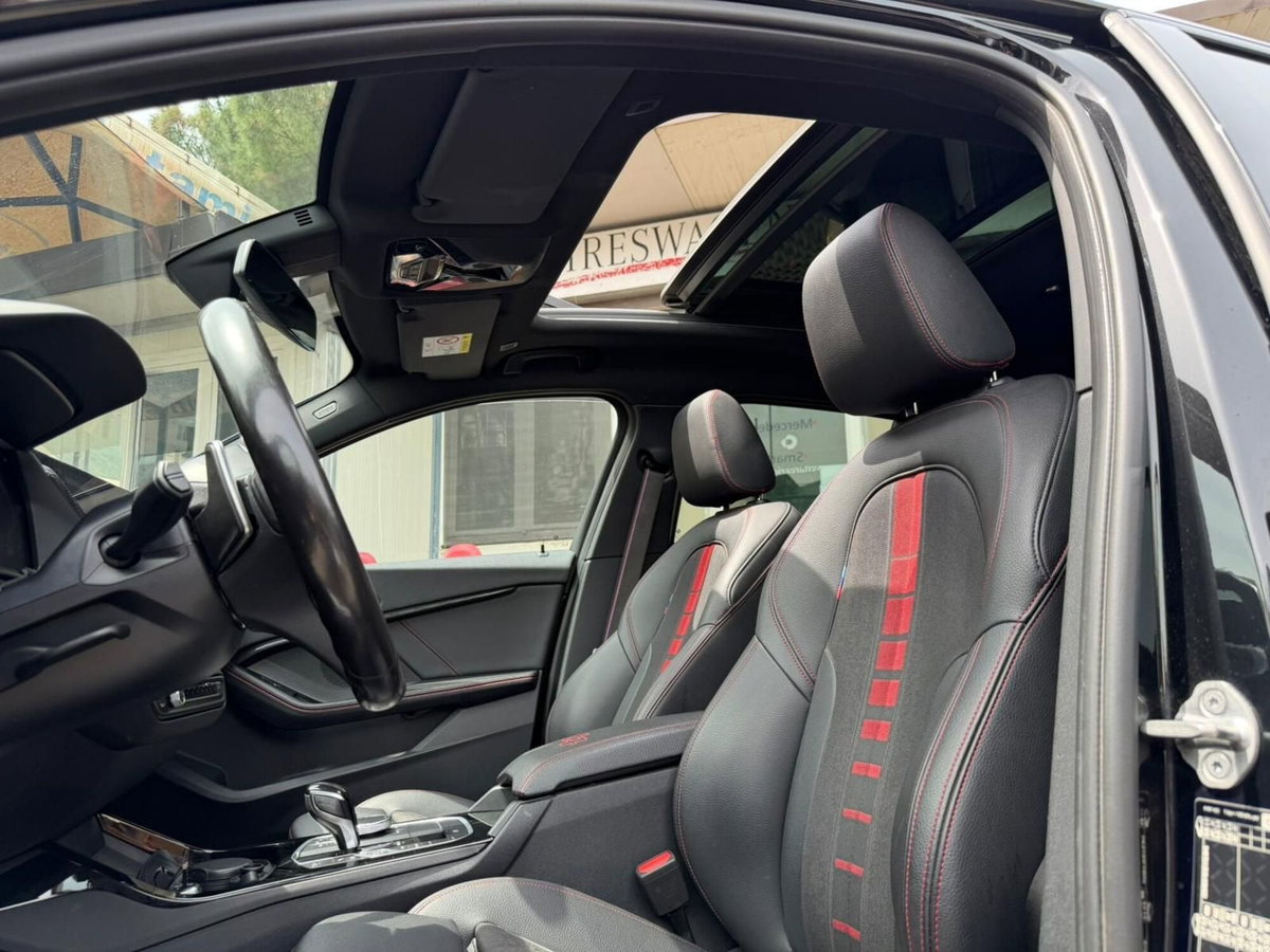 BMW Serie 1 130i cat 5 porte Msport (17)