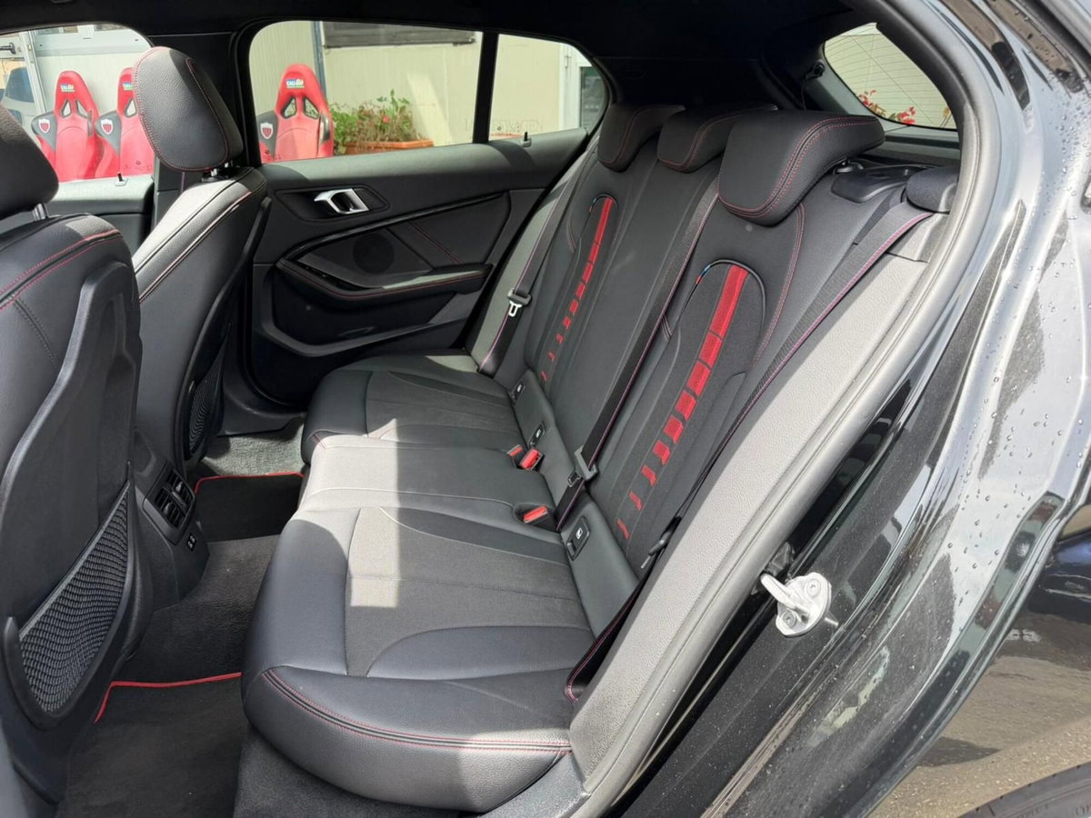BMW Serie 1 130i cat 5 porte Msport (18)