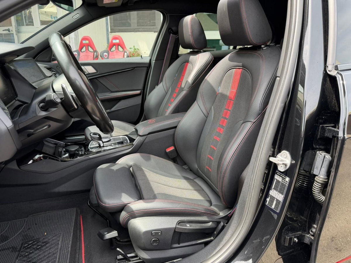 BMW Serie 1 130i cat 5 porte Msport (20)