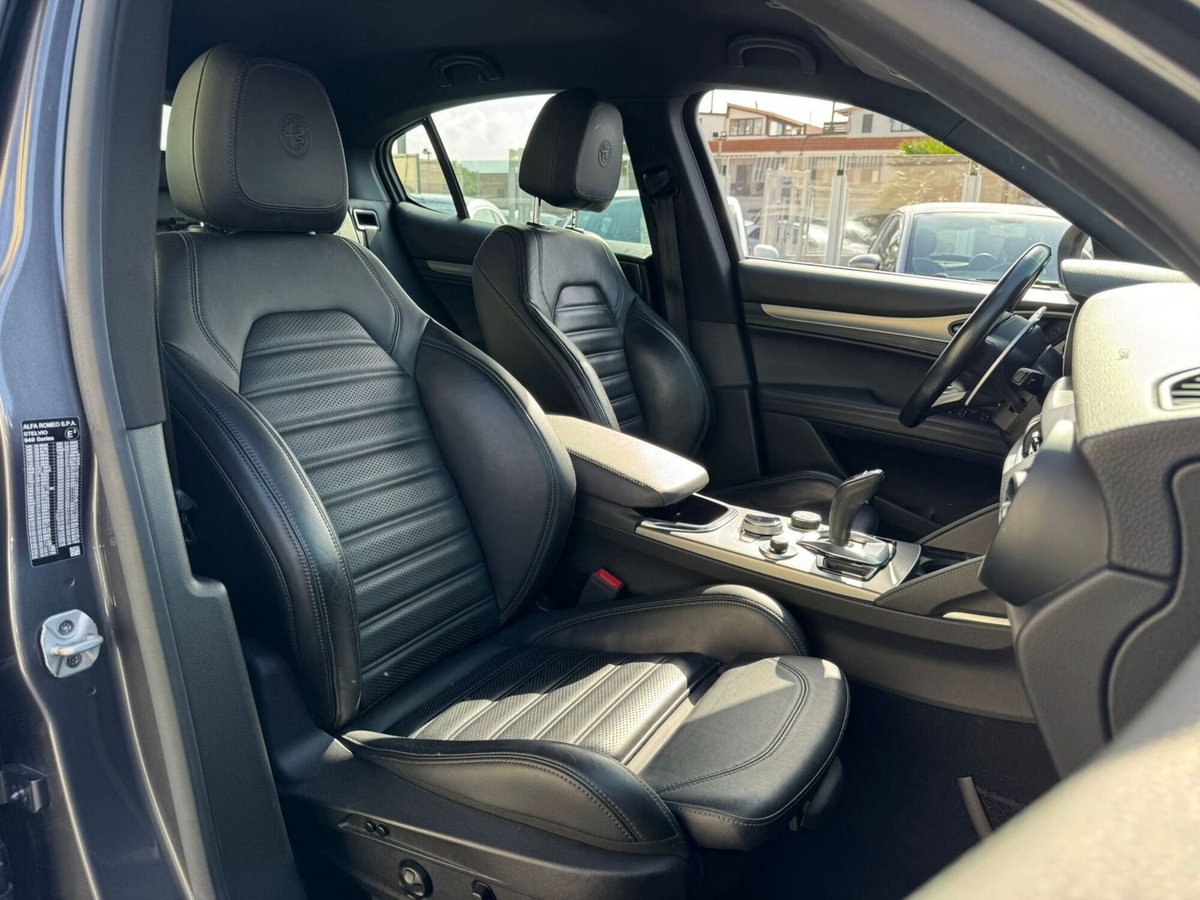 Alfa Romeo Stelvio Stelvio 2.2 Turbodiesel 210 CV AT8 Q4 Veloce (11)