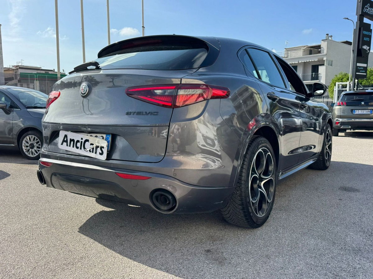 Alfa Romeo Stelvio Stelvio 2.2 Turbodiesel 210 CV AT8 Q4 Veloce (17)