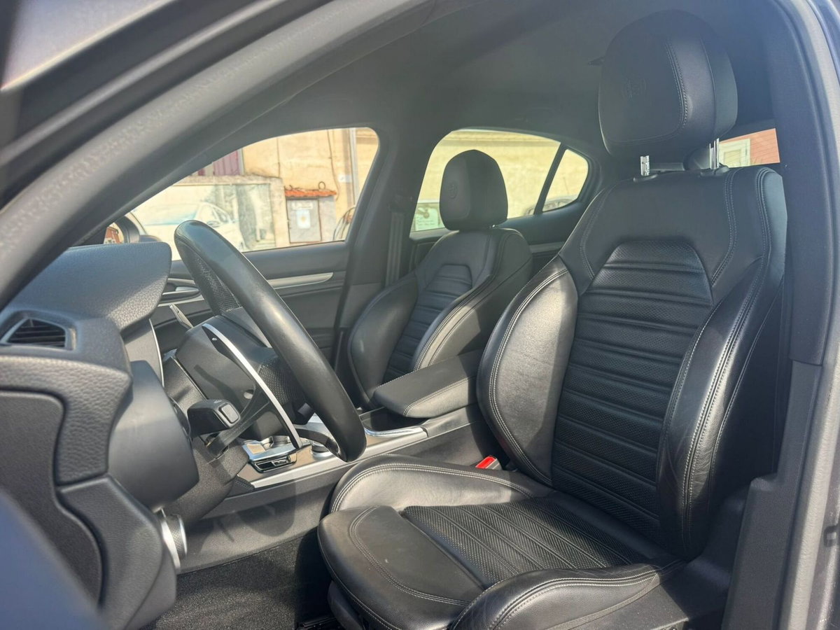 Alfa Romeo Stelvio Stelvio 2.2 Turbodiesel 210 CV AT8 Q4 Veloce (6)