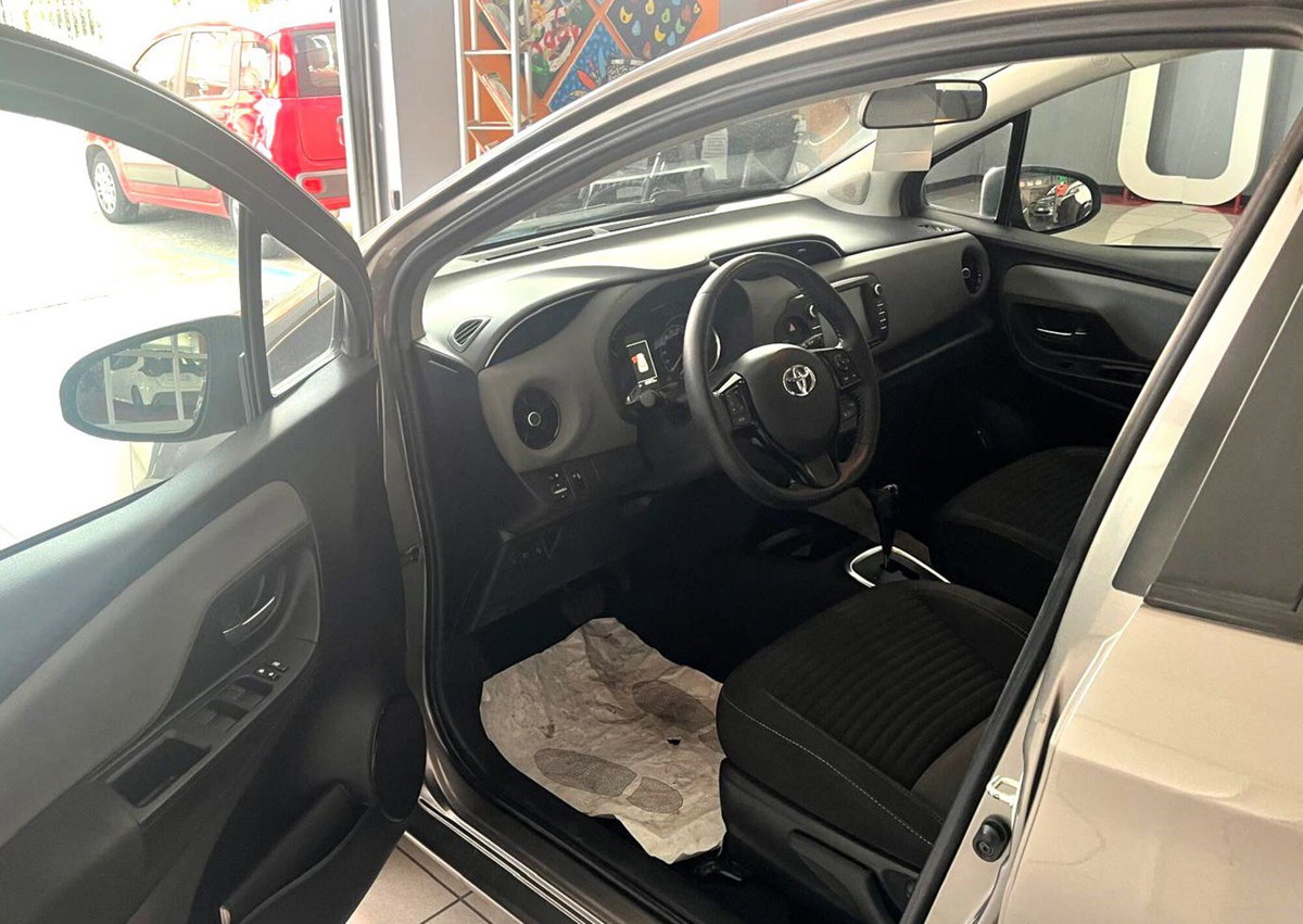 Toyota Yaris 1.5 Hybrid 5 porte Style (10)
