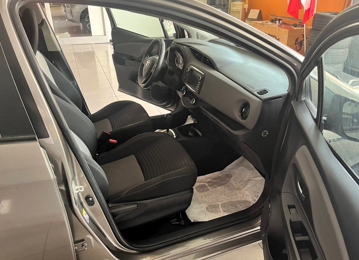 Toyota Yaris 1.5 Hybrid 5 porte Style (11)