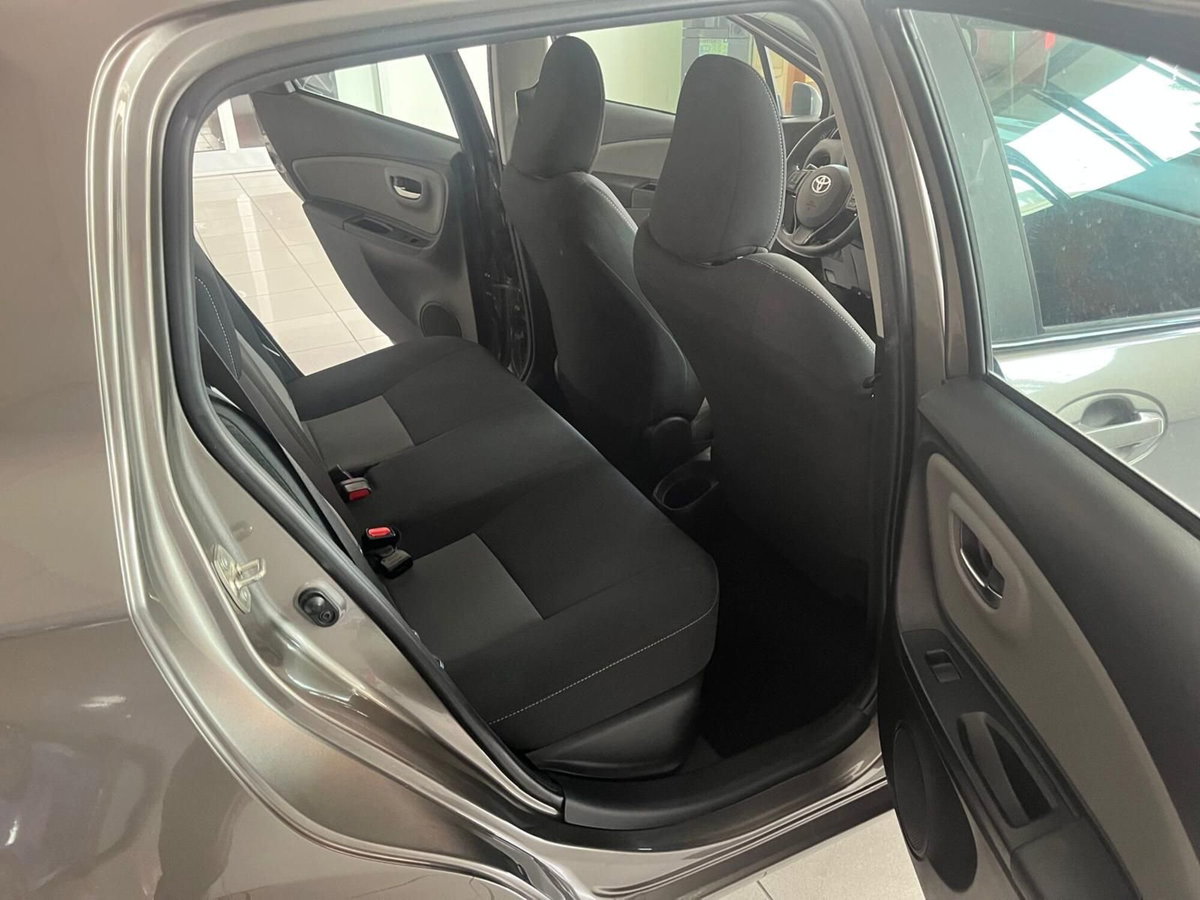 Toyota Yaris 1.5 Hybrid 5 porte Style (12)