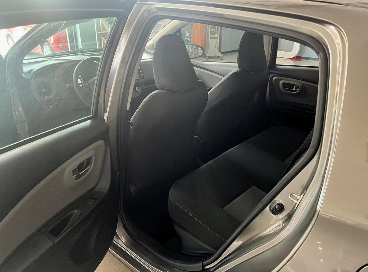 Toyota Yaris 1.5 Hybrid 5 porte Style (13)