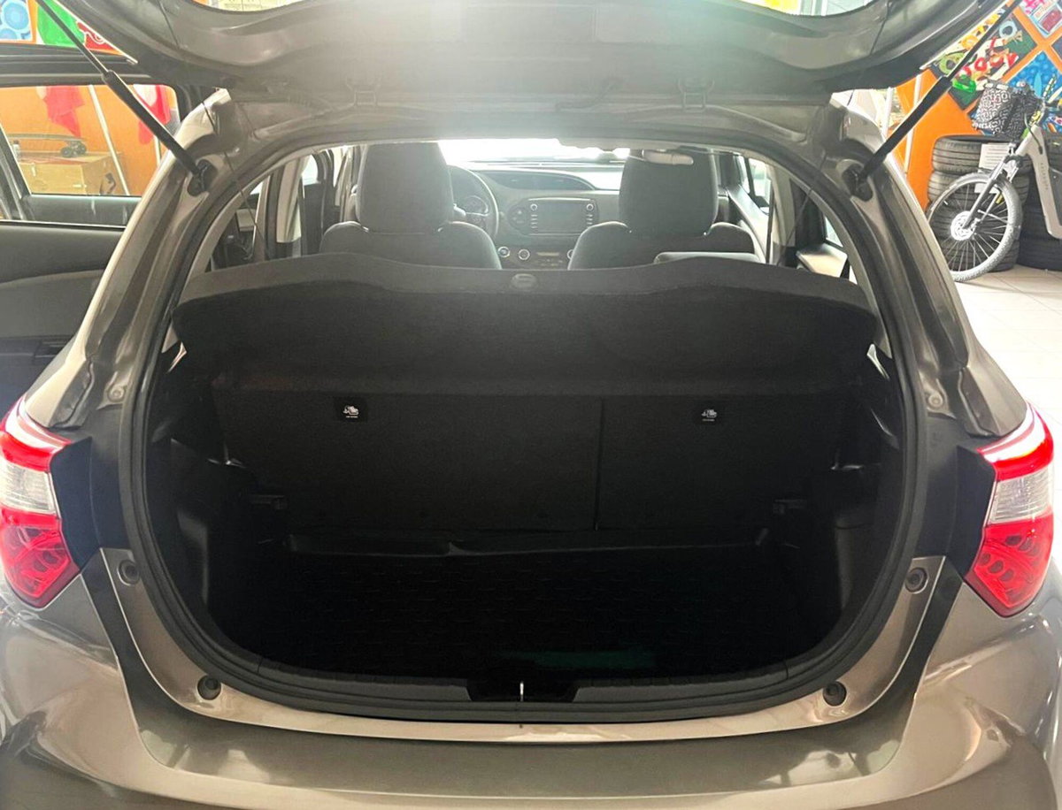 Toyota Yaris 1.5 Hybrid 5 porte Style (9)