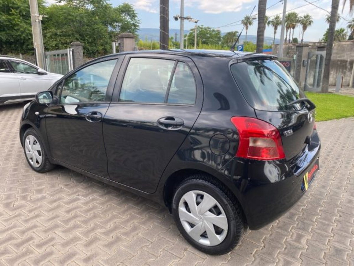 Toyota Yaris 1.3 5 porte Sol (17)