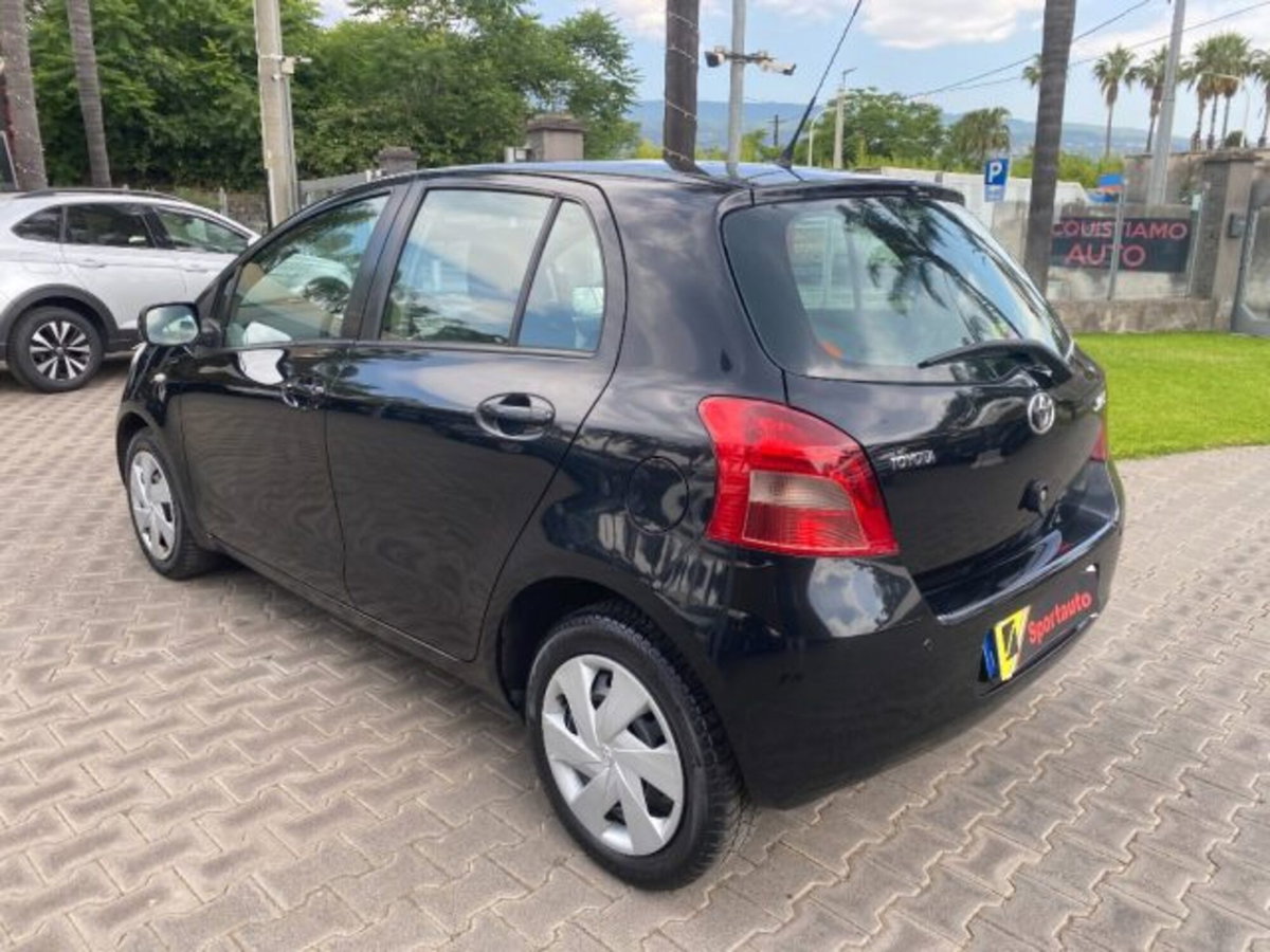 Toyota Yaris 1.3 5 porte Sol (4)