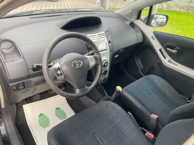 Toyota Yaris 1.3 5 porte Sol (6)