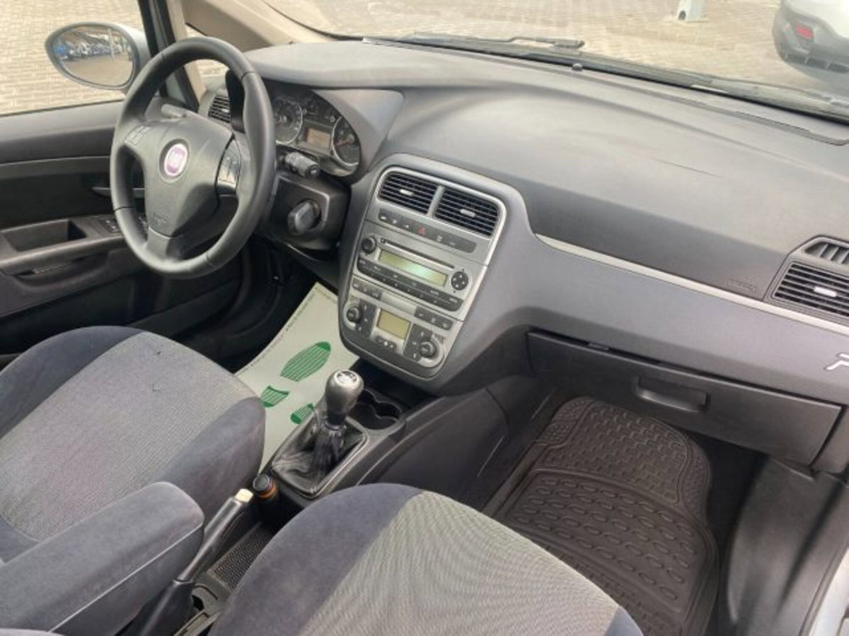 Fiat Grande Punto 1.3 MJT 90 CV 5 porte Dynamic (10)