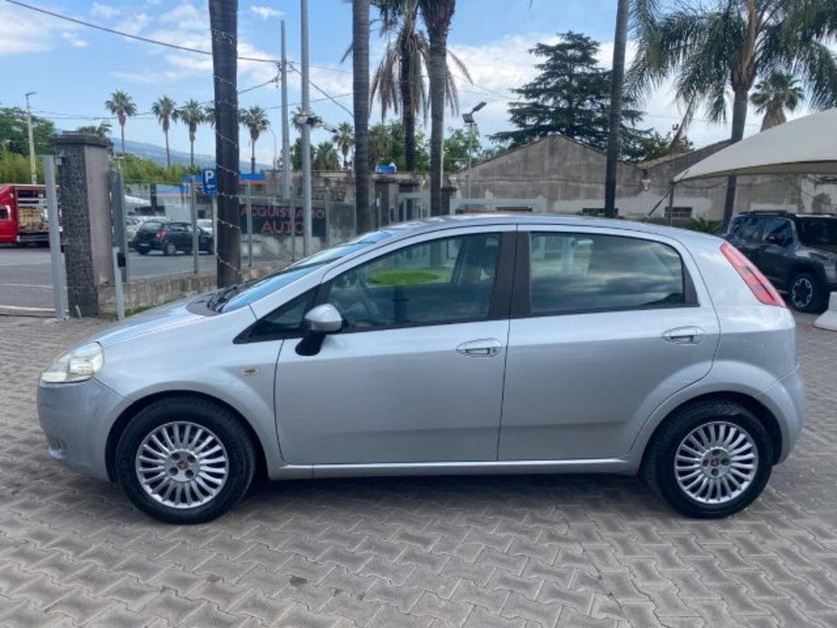 Fiat Grande Punto 1.3 MJT 90 CV 5 porte Dynamic (16)