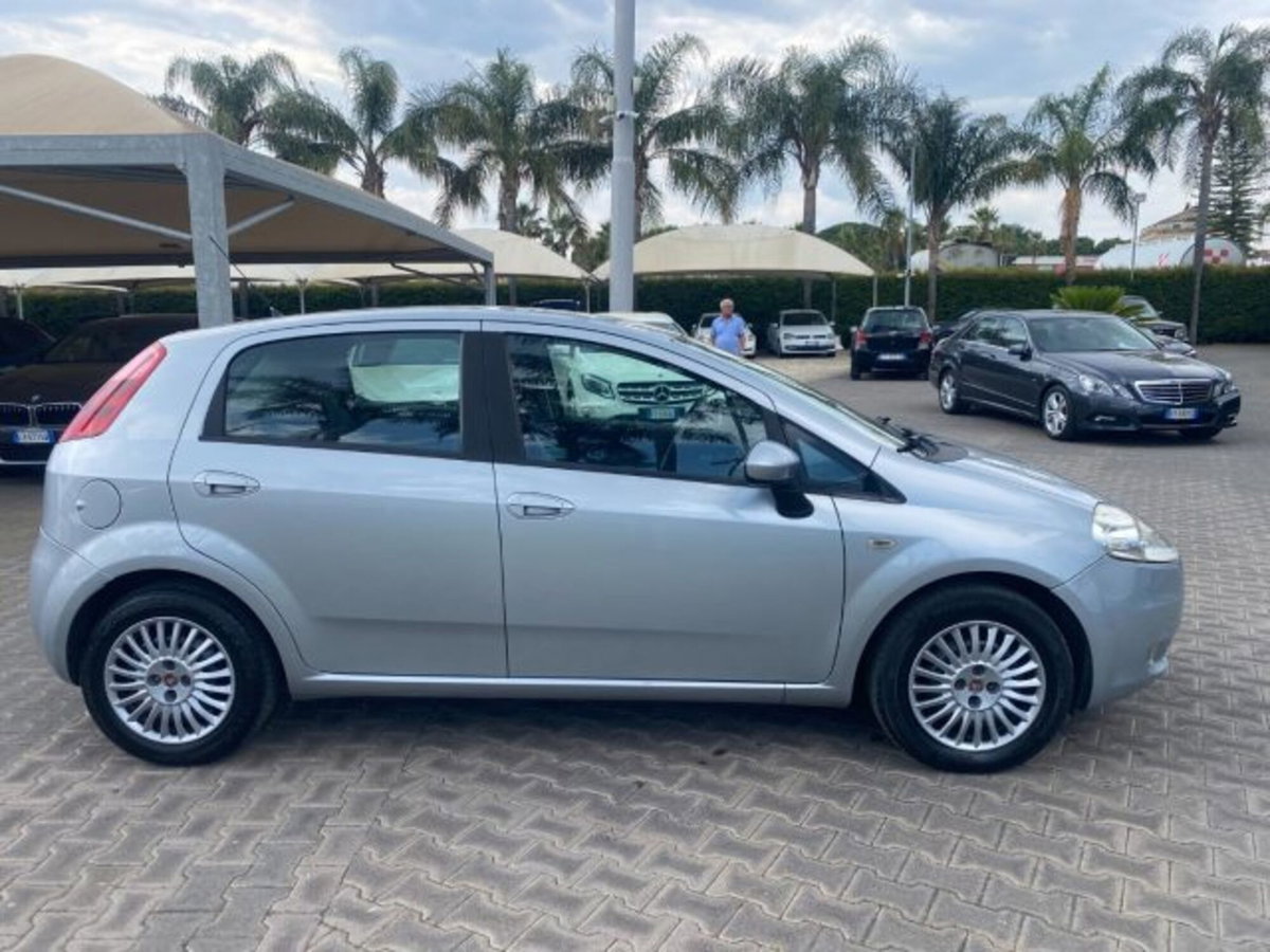 Fiat Grande Punto 1.3 MJT 90 CV 5 porte Dynamic (17)