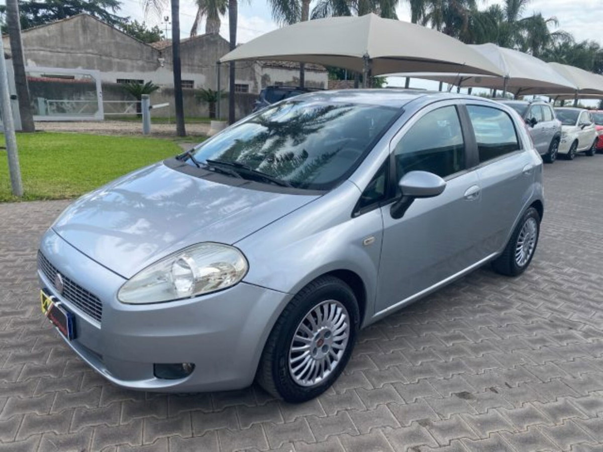 Fiat Grande Punto 1.3 MJT 90 CV 5 porte Dynamic (18)