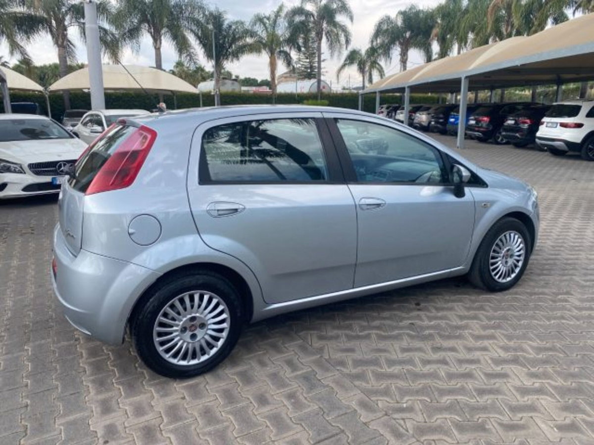 Fiat Grande Punto 1.3 MJT 90 CV 5 porte Dynamic (20)