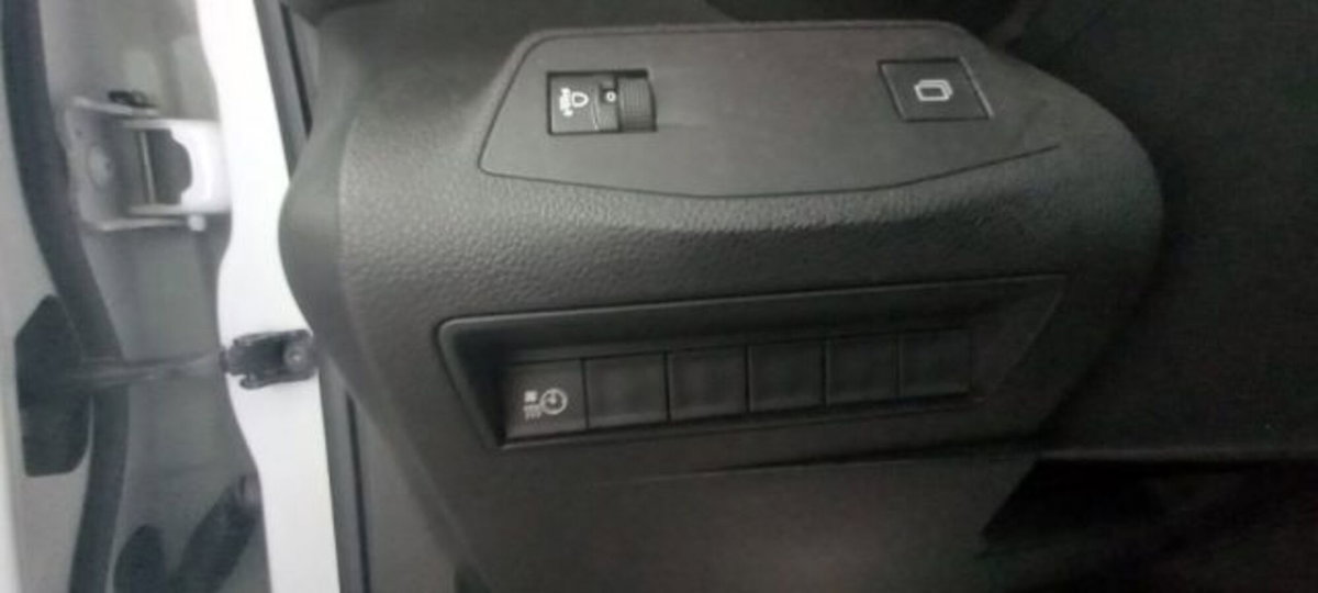 Opel Combo-e Cargo 50kWh PL Edition (11)