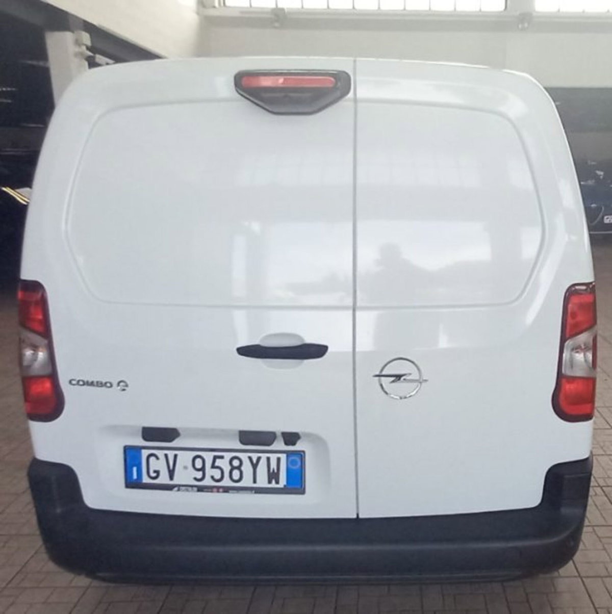Opel Combo-e Cargo 50kWh PL Edition (3)