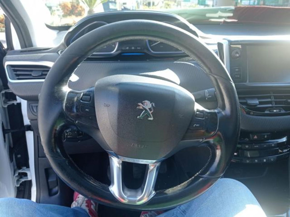 Peugeot 2008 e-HDi 92 CV Stop&Start ETG6 Allure (7)