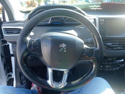Peugeot 2008 e-HDi 92 CV Stop&Start ETG6 Allure (7)