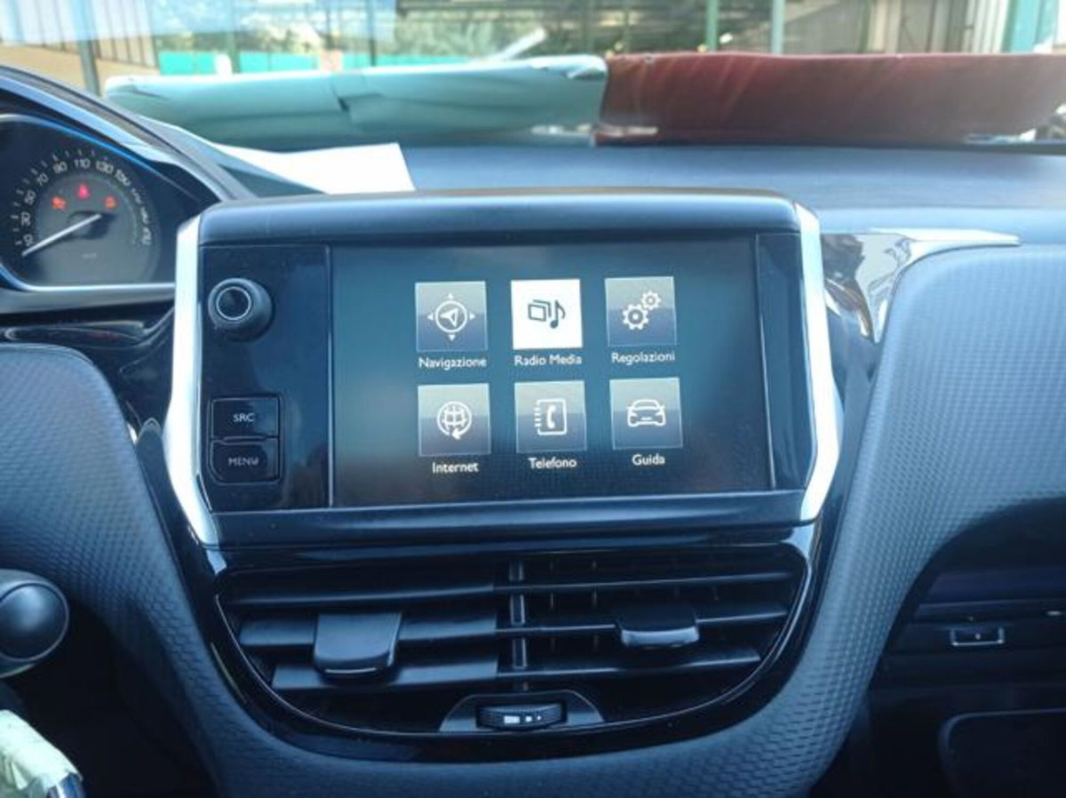 Peugeot 2008 e-HDi 92 CV Stop&Start ETG6 Allure (9)