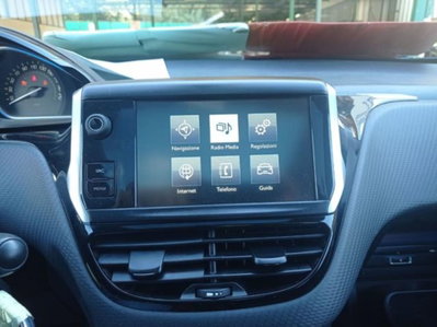 Peugeot 2008 e-HDi 92 CV Stop&Start ETG6 Allure (9)