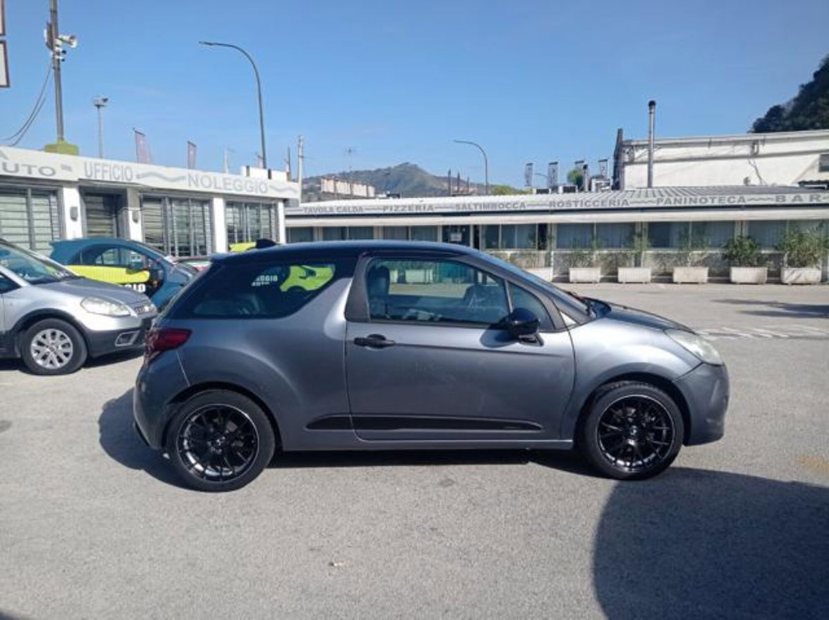 Ds DS 3 Coupé DS 3 1.4 HDi 70 Just Black (3)